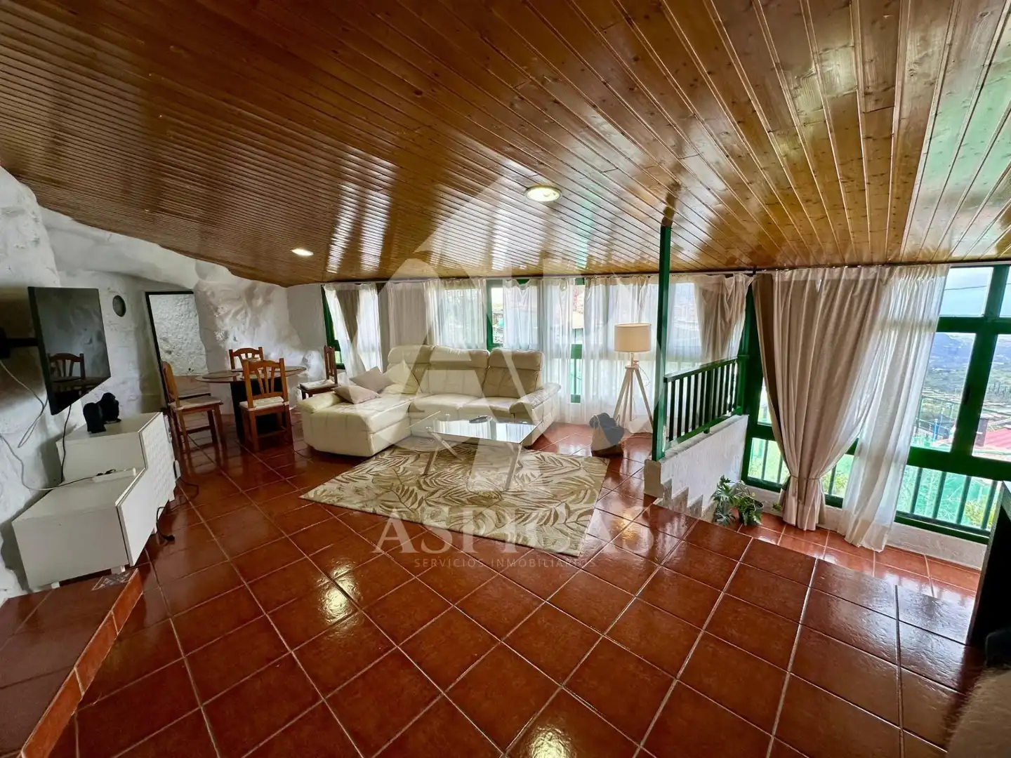 Sala d'estar de Casa o xalet en venda en Valsequillo de Gran Canaria amb Jardí privat, Terrassa i Moblat