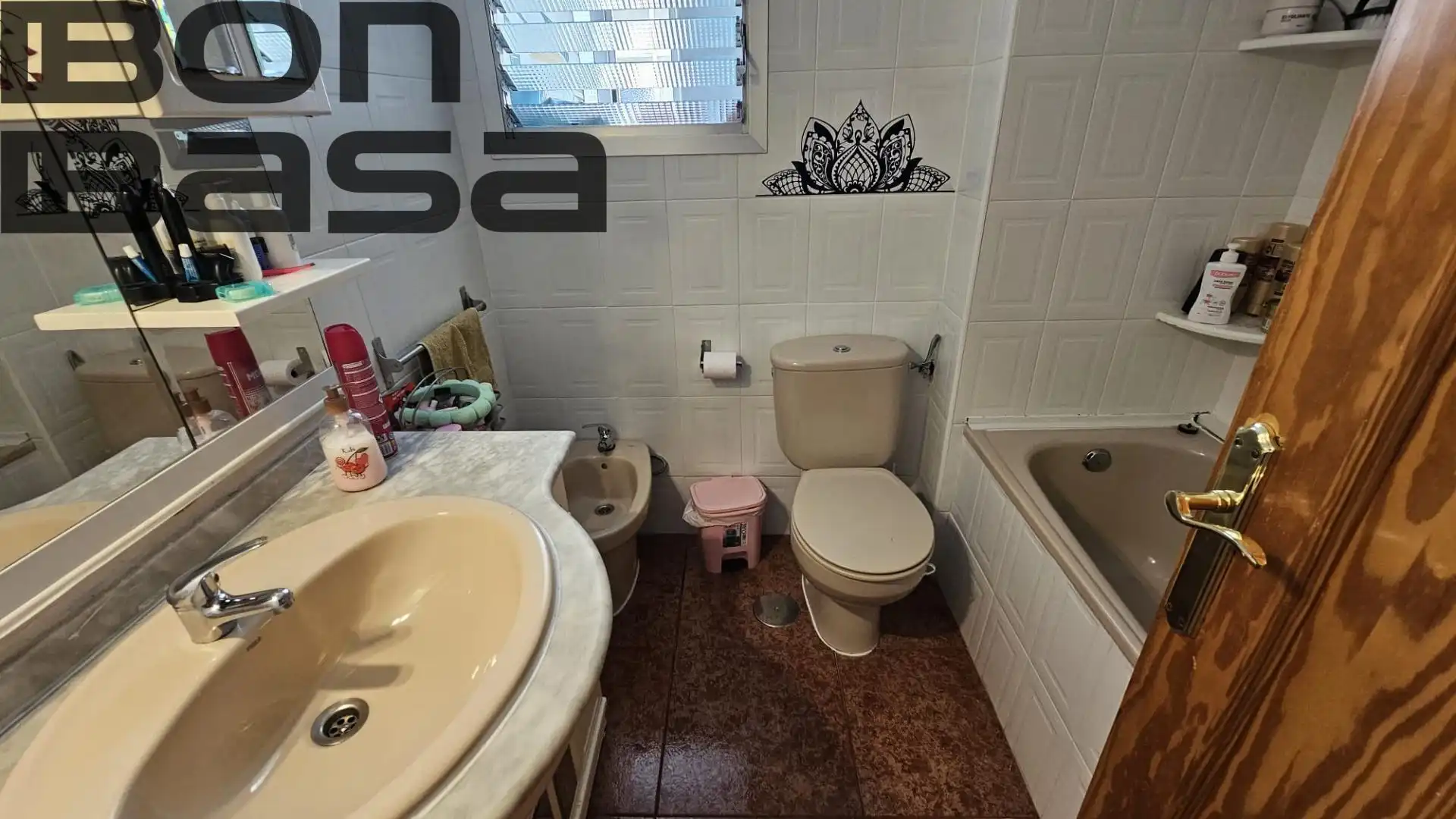 Badezimmer von Wohnung zum Verkauf in Alicante / Alacant mit Klimaanlage und Balkon