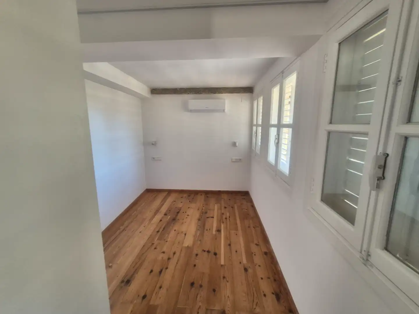 Dormitori de Àtic de lloguer en Valencia amb Aire condicionat, Calefacció i Parquet