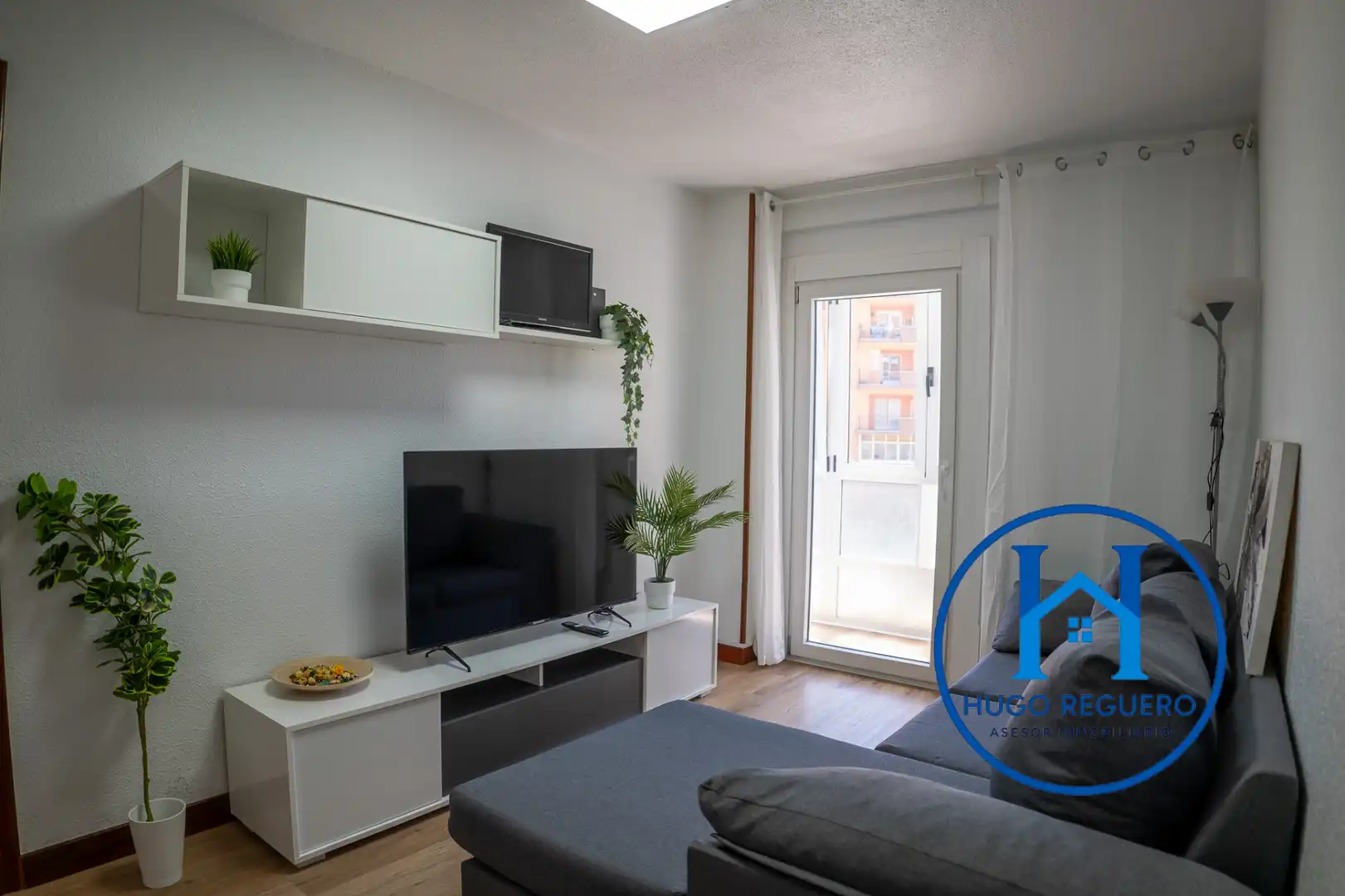 Living room of Flat for rent in Avilés  with Heating, Parquet flooring and Furnished