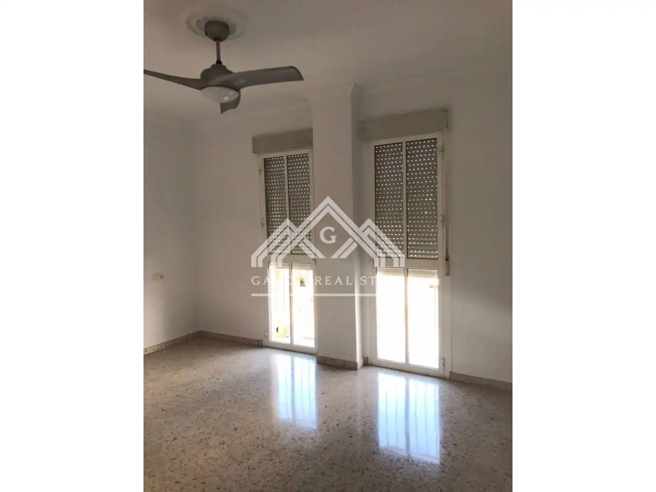 Vista exterior de Piso de alquiler en Dos Hermanas con Aire acondicionado y Balcón