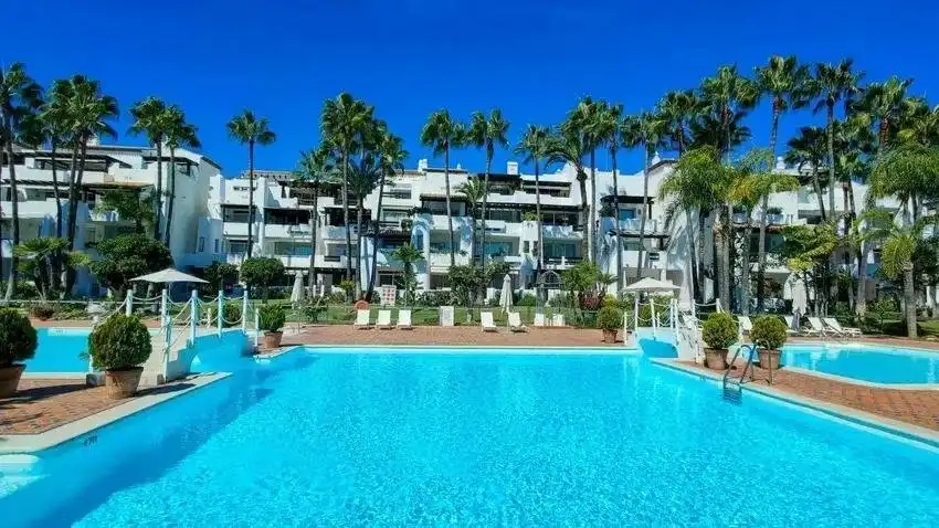 Exterior view of Flat for sale in Marbella  with Private garden, Terrace and Swimming Pool