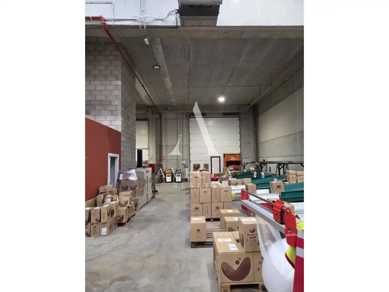 Nau industrial de lloguer en Rubí