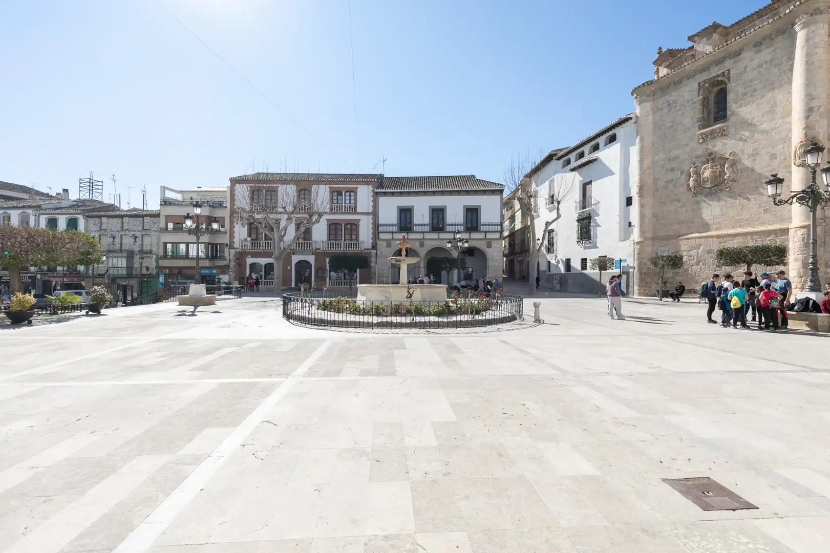 Vista exterior de Edificio en venta en Baza