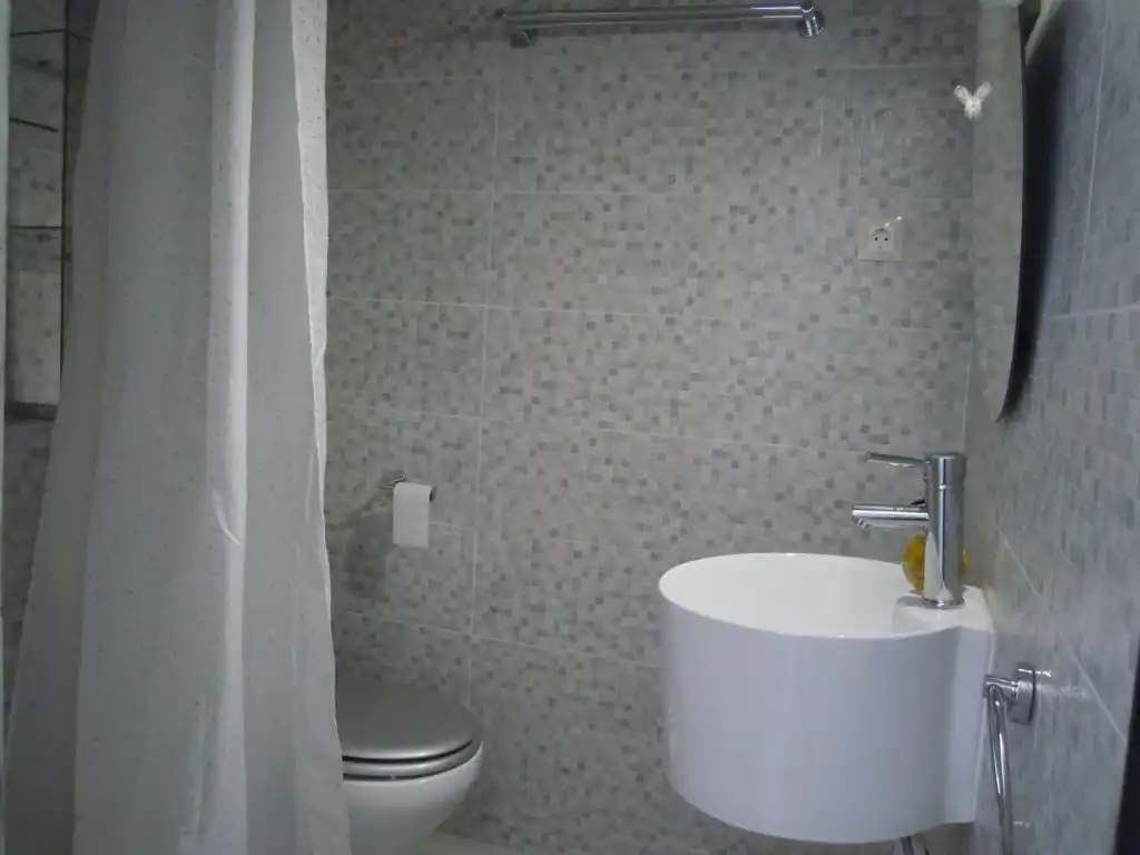 Bathroom of Ground floor for rent in Córdoba
