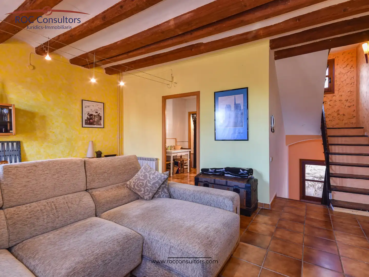 Wohnzimmer von Einfamilien-Reihenhaus zum Verkauf in Berga mit Heizung