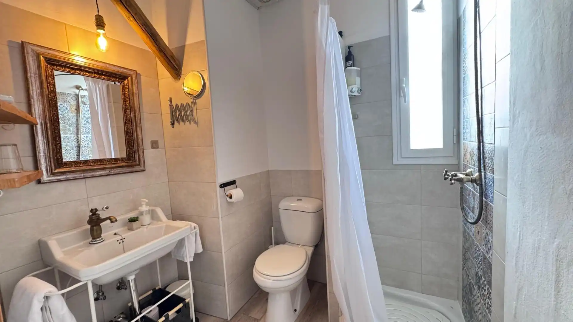 Bathroom of Houses for sale in Iznájar  with Air Conditioner, Heating and Terrace