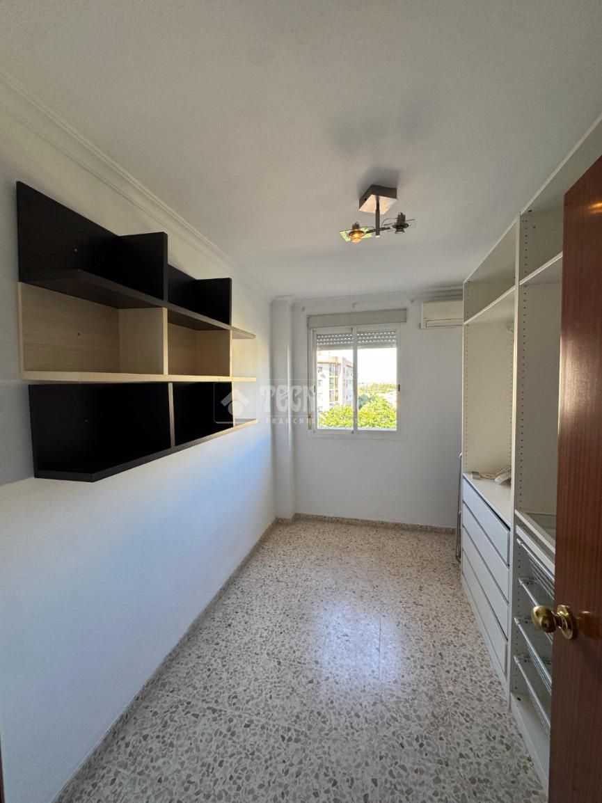 Flat to rent in Colores -  Entreparques, Este - Alcosa- Torreblanca,  Sevilla Capital
