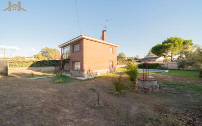 Vista exterior de Casa o xalet en venda en Santa Cruz del Retamar amb Aire condicionat, Calefacció i Terrassa