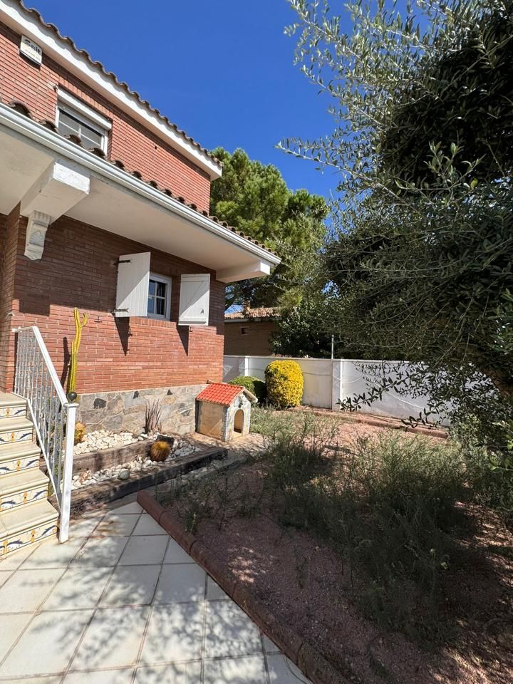 House or chalet for sale in Carrer la Vinya
