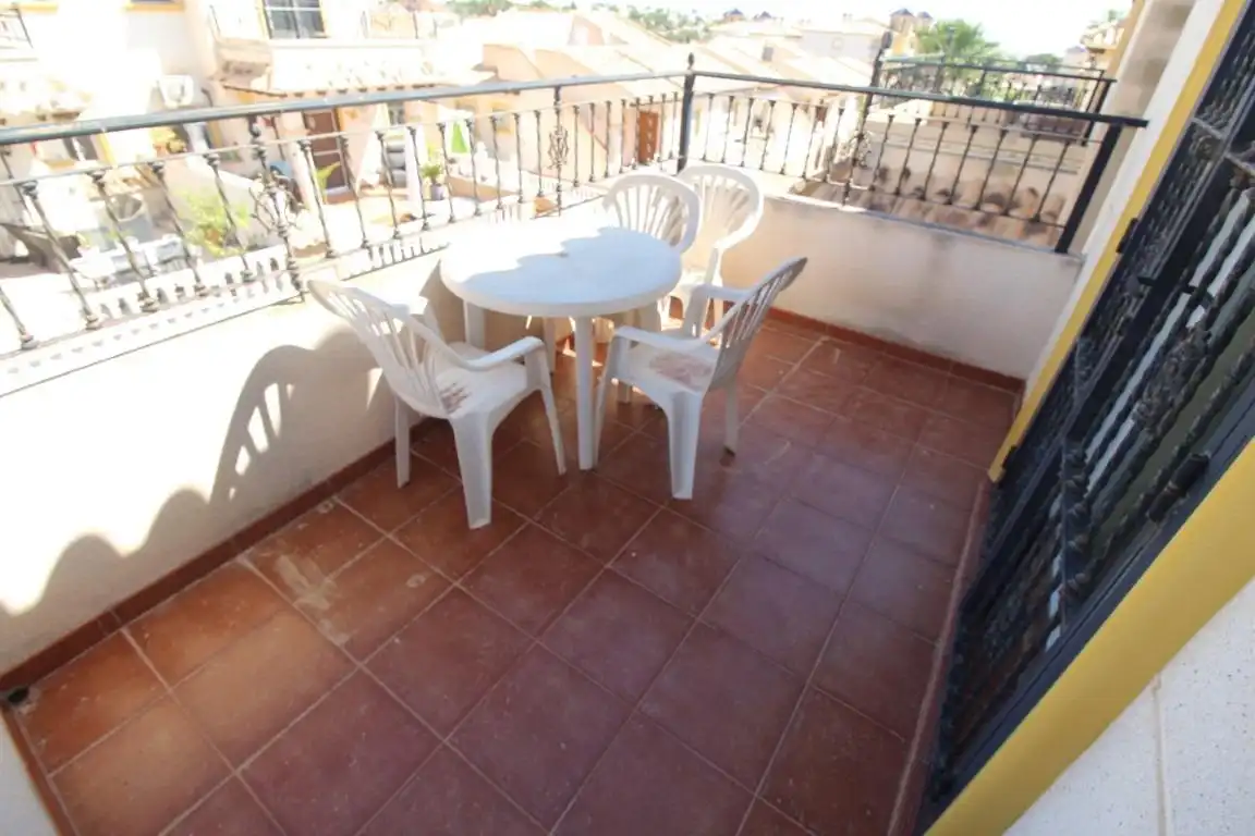 Terrassa de Casa adosada en venda en Orihuela amb Jardí privat, Terrassa i Moblat