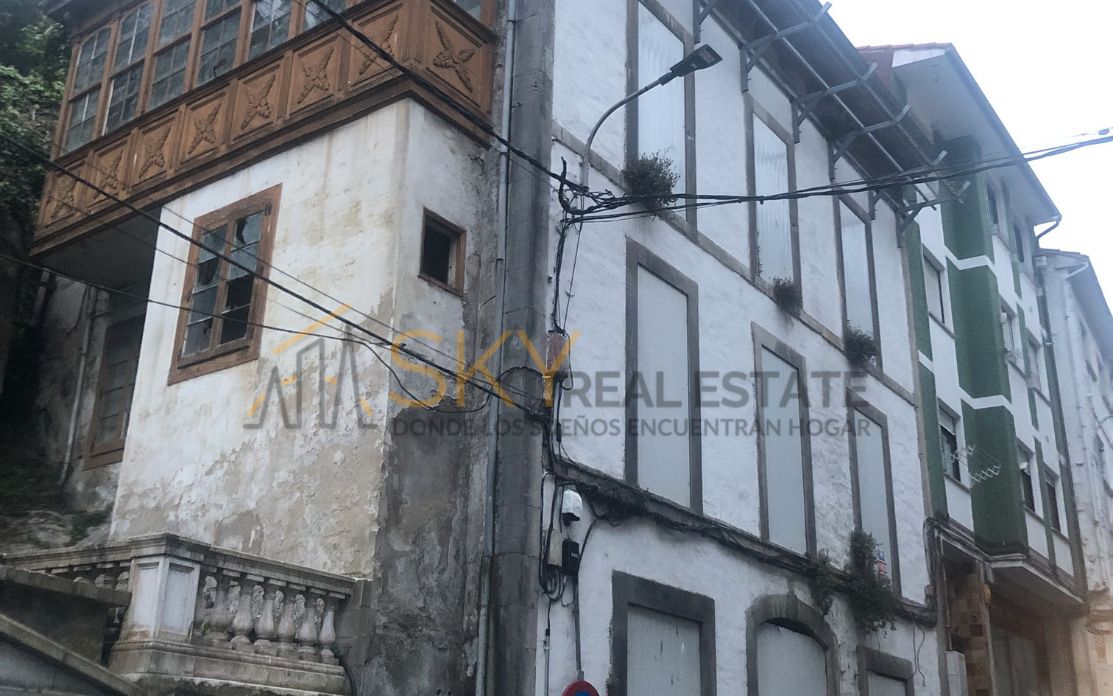 Außenansicht von Gebaude zum Verkauf in Cudillero