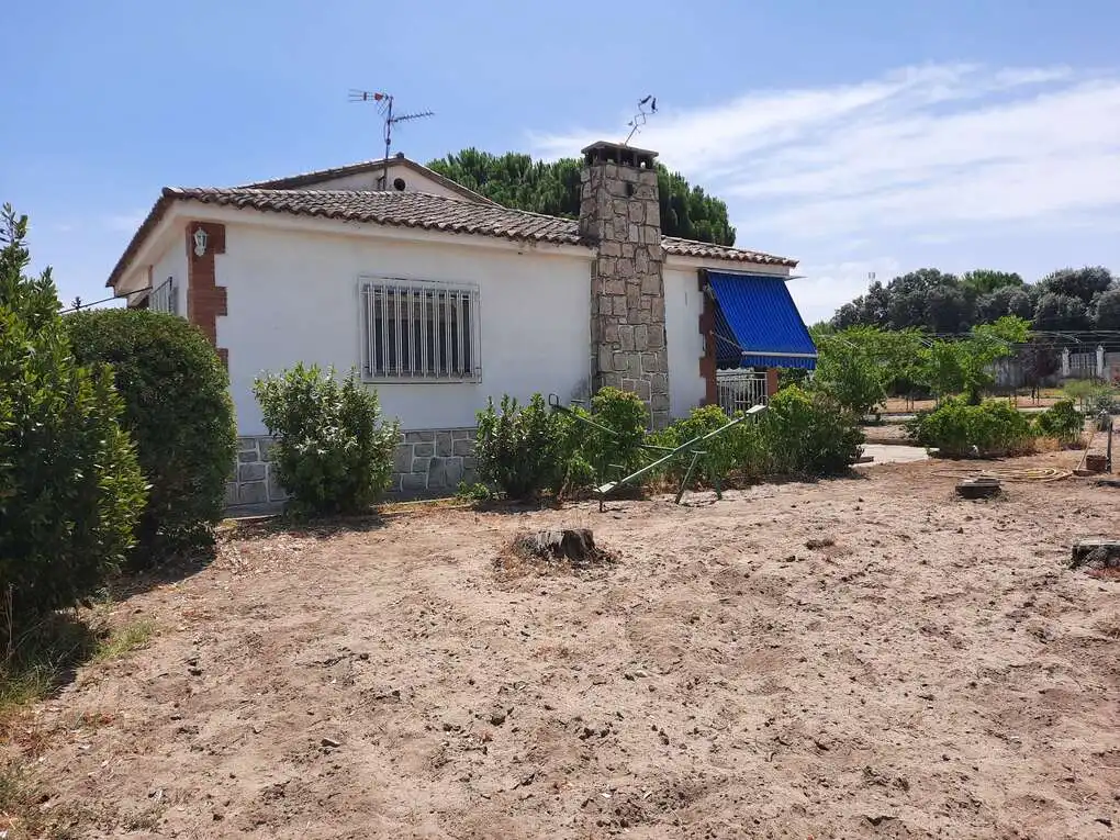 Villa con terrazza in vendita a Escalona