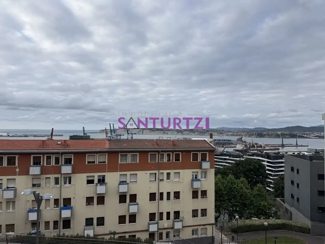 Bedroom of Flat for sale in Santurtzi   with Heating