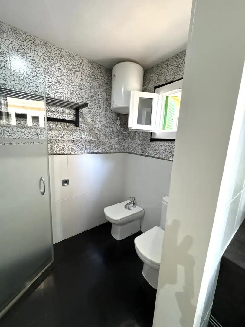 Badezimmer von Wohnungen zum Verkauf in  Palma de Mallorca mit Klimaanlage, Terrasse und Balkon