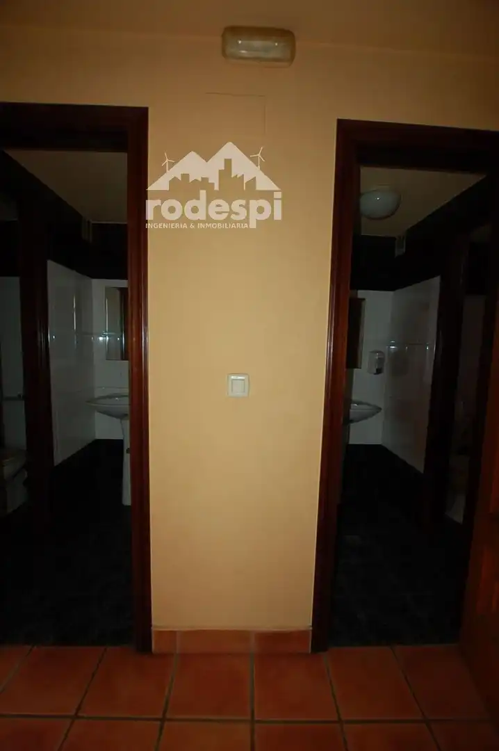 Local comercial en venda a Ponteareas, imagen 2