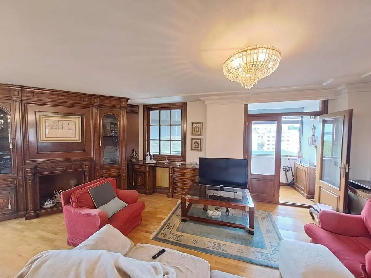Sala d'estar de Pis en venda en Burgos amb Calefacció, Parquet i Terrassa
