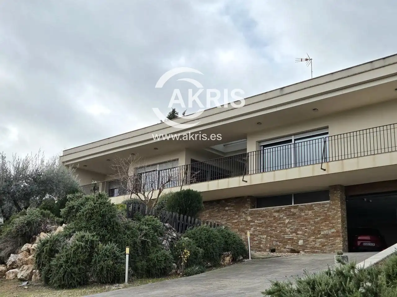 Houses for sale in Calle Monasterio Santa María la Real, Los Cigarrales-La Bastida