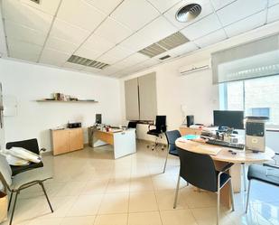 Premises to rent in  Granada Capital