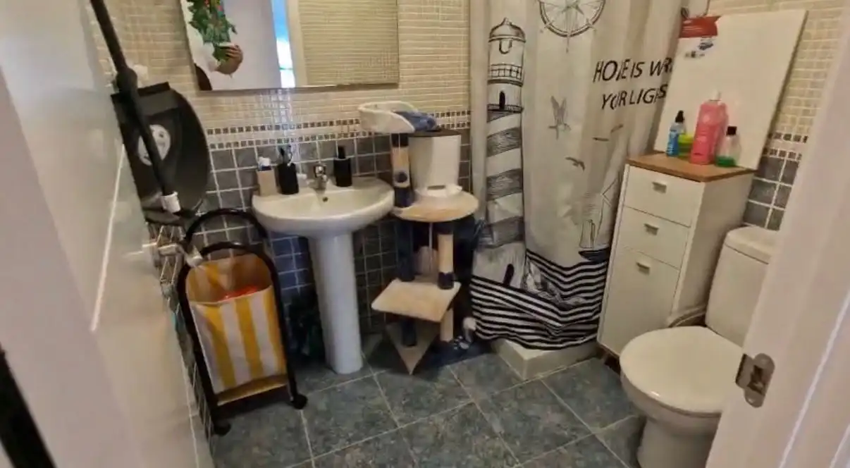 Baño de Casa adosada de alquiler en Bellreguard con Aire acondicionado, Amueblado y Horno