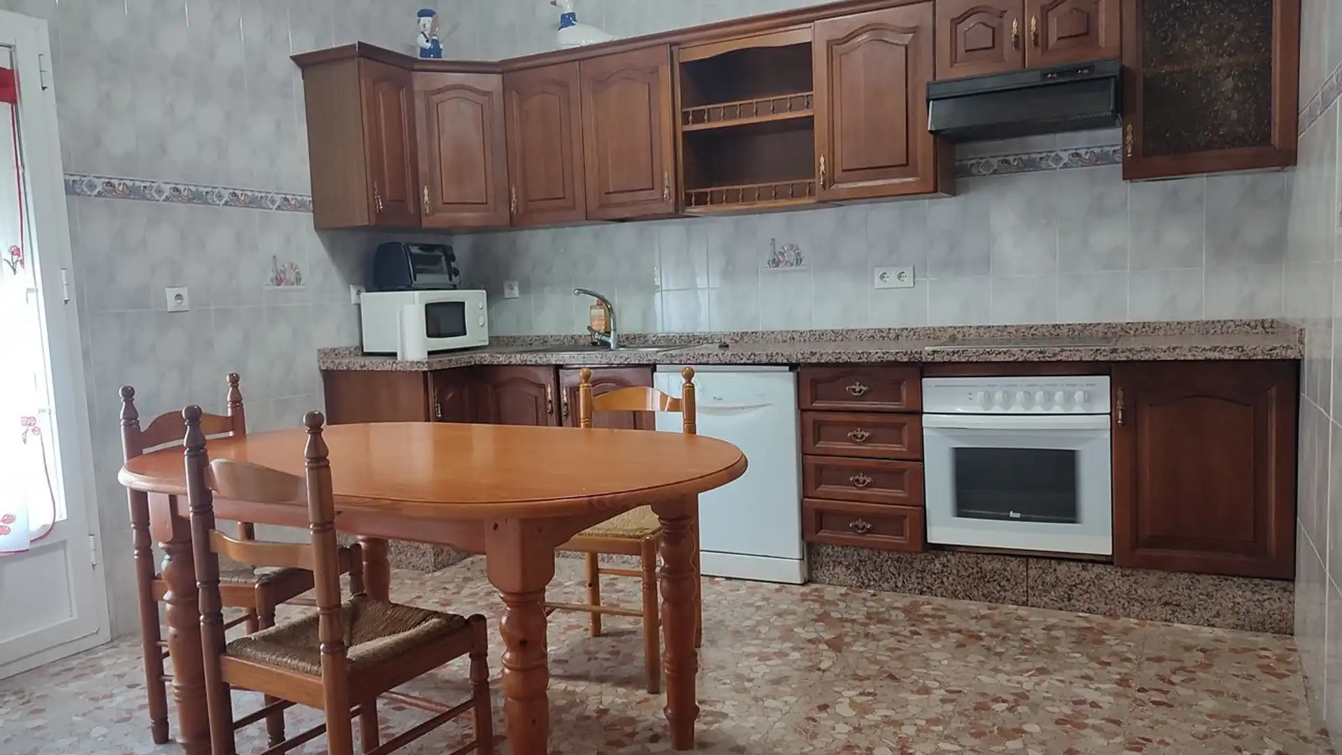 Kitchen of Single-family semi-detached for sale in Chiclana de la Frontera  with Air Conditioner, Terrace and Storage room
