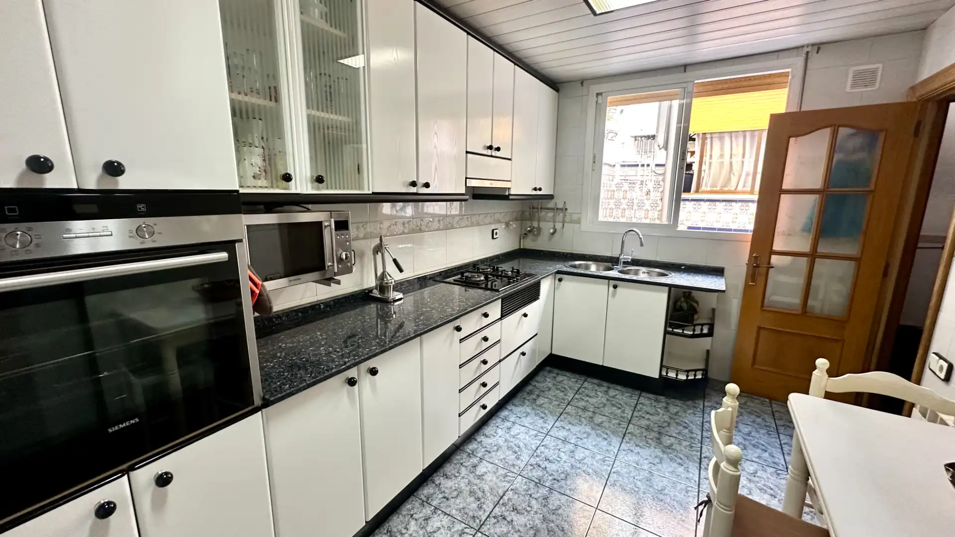 Cocina de Casa adosada en venta en Ripollet con Aire acondicionado, Calefacción y Terraza