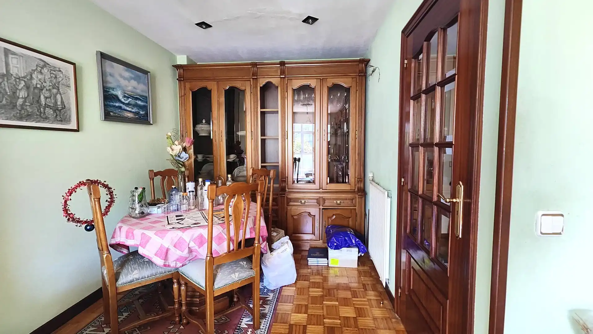 Comedor de Piso en venta en Santiago de Compostela  con Calefacción, Trastero y Amueblado