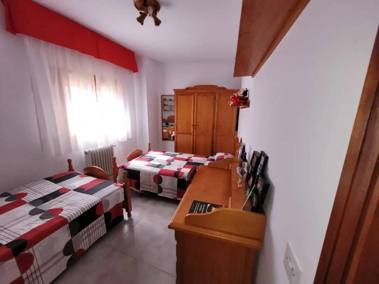 Dormitori de Casa o xalet en venda en Baza amb Aire condicionat, Calefacció i Terrassa