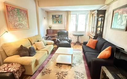 Living room of Flat for sale in  Madrid Capital  with Air Conditioner, Heating and Parquet flooring