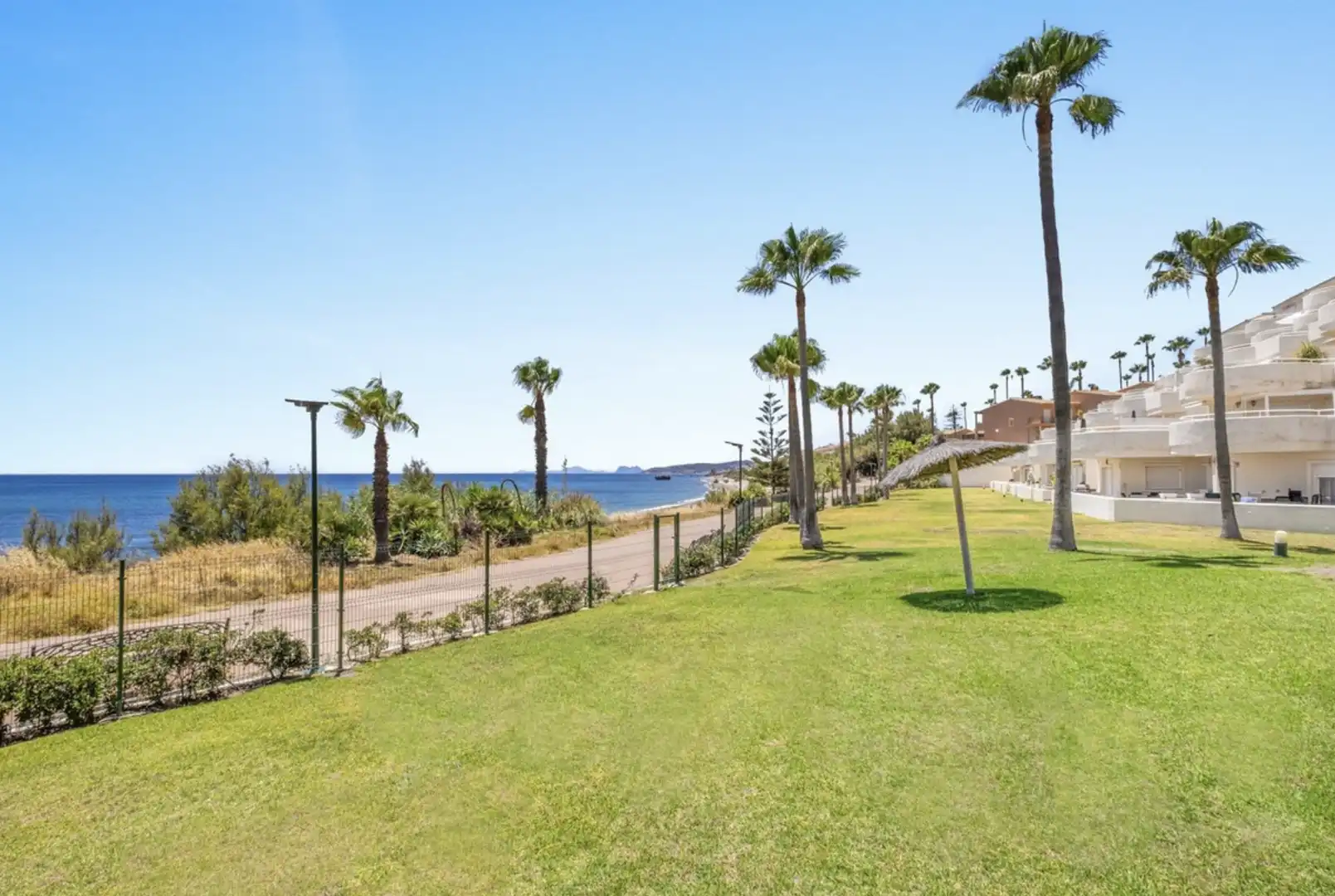Vista exterior de Apartamento en venta en Estepona con Aire acondicionado, Calefacción y Terraza