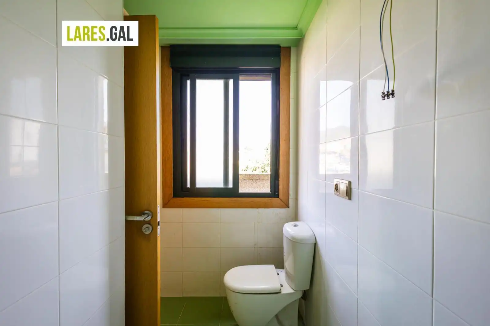 Bathroom of Attic for sale in Cangas   with Terrace
