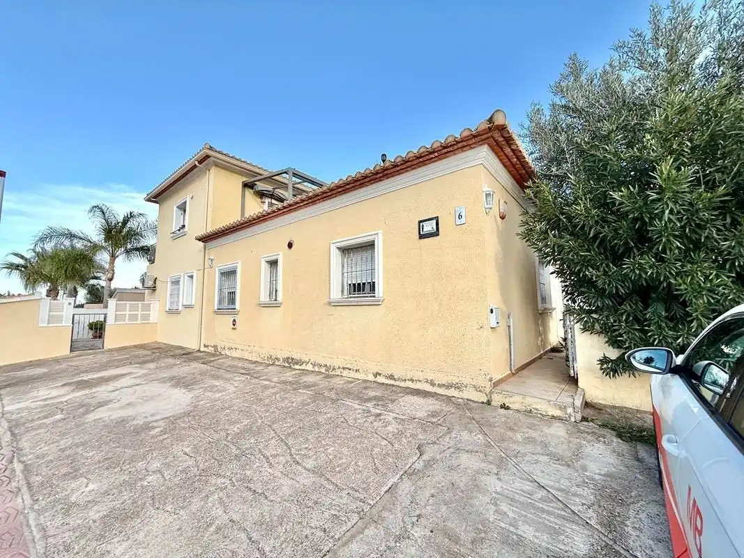 Vista exterior de Casa o chalet en venta en Els Poblets con Aire acondicionado, Calefacción y Jardín privado