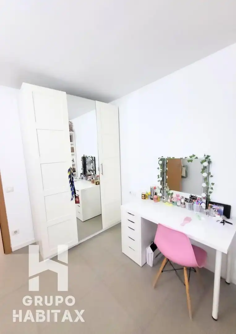 Bedroom of Duplexes for sale in Santa Coloma de Gramenet