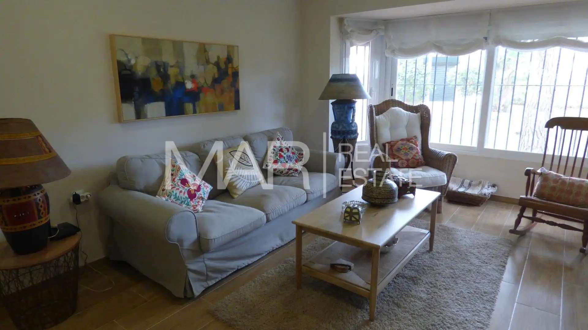 Sala d'estar de Casa o xalet en venda en Chiclana de la Frontera amb Aire condicionat, Jardí privat i Terrassa