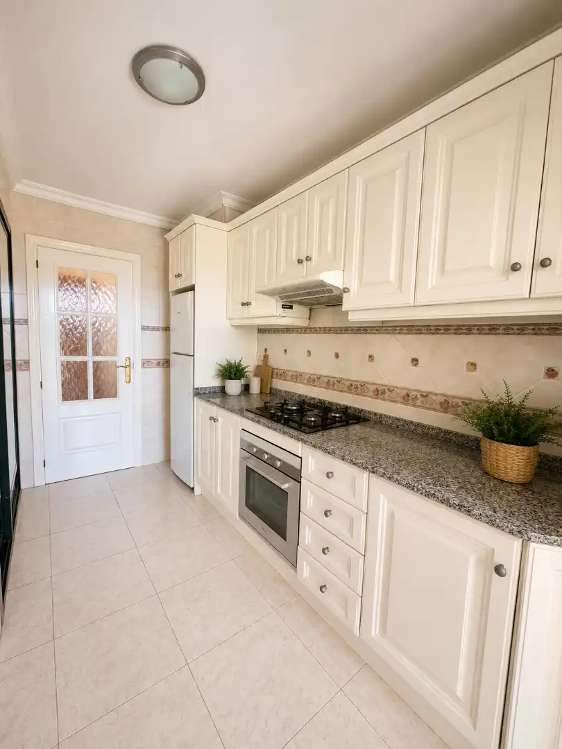 Cuina de Apartament en venda en Orihuela amb Aire condicionat, Jardí privat i Terrassa
