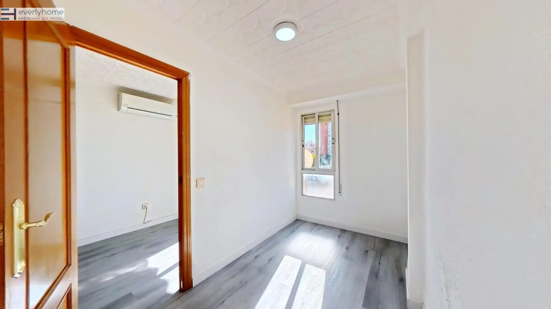 Habitación de Piso en venta en Valencia con Balcón