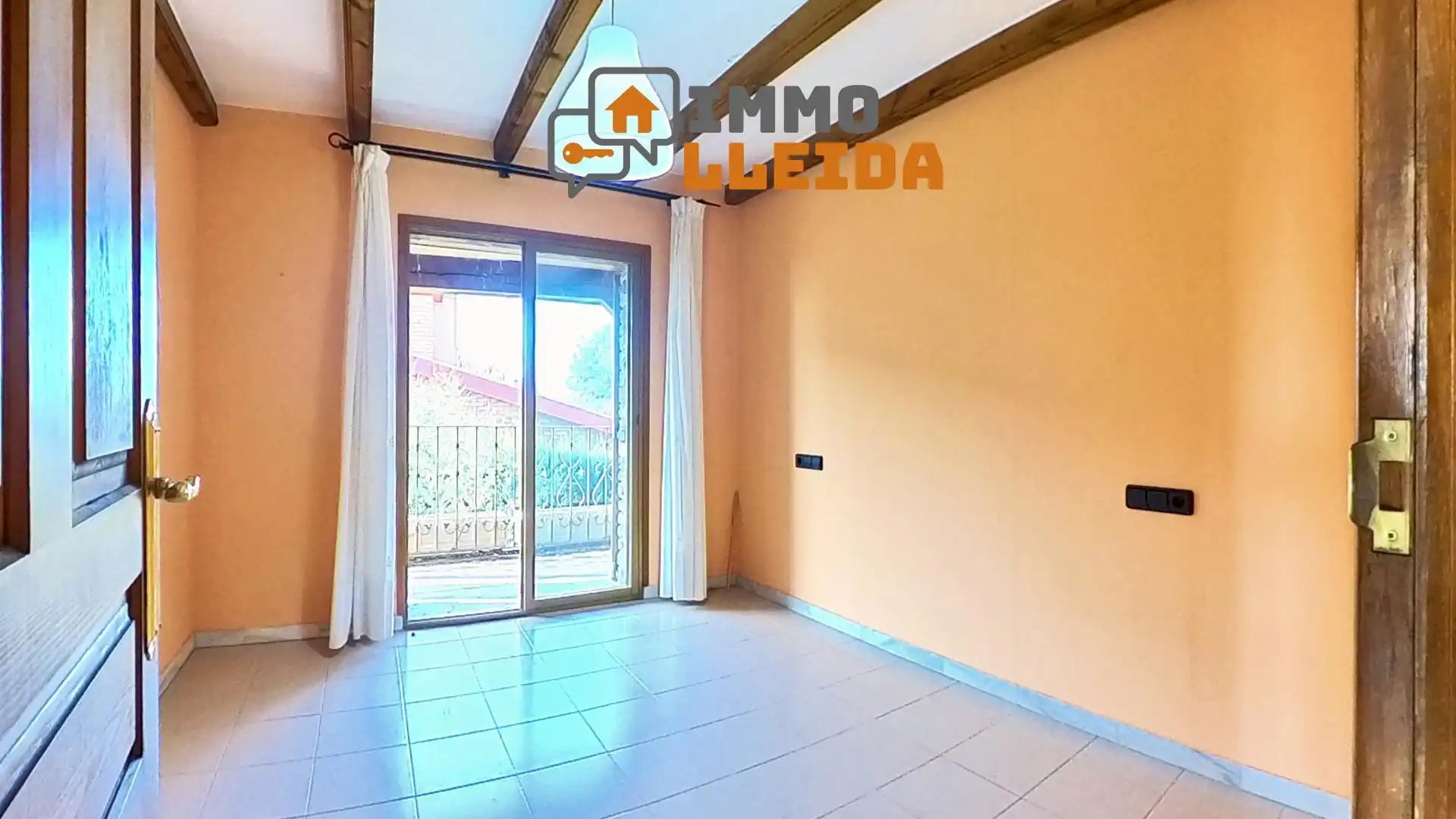 Casa con terraza en venta en Calle Sant Armengol 4, imagen 28