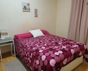 Dormitori de Apartament per a compartir en  Barcelona Capital amb Moblat, Forn i Rentadora