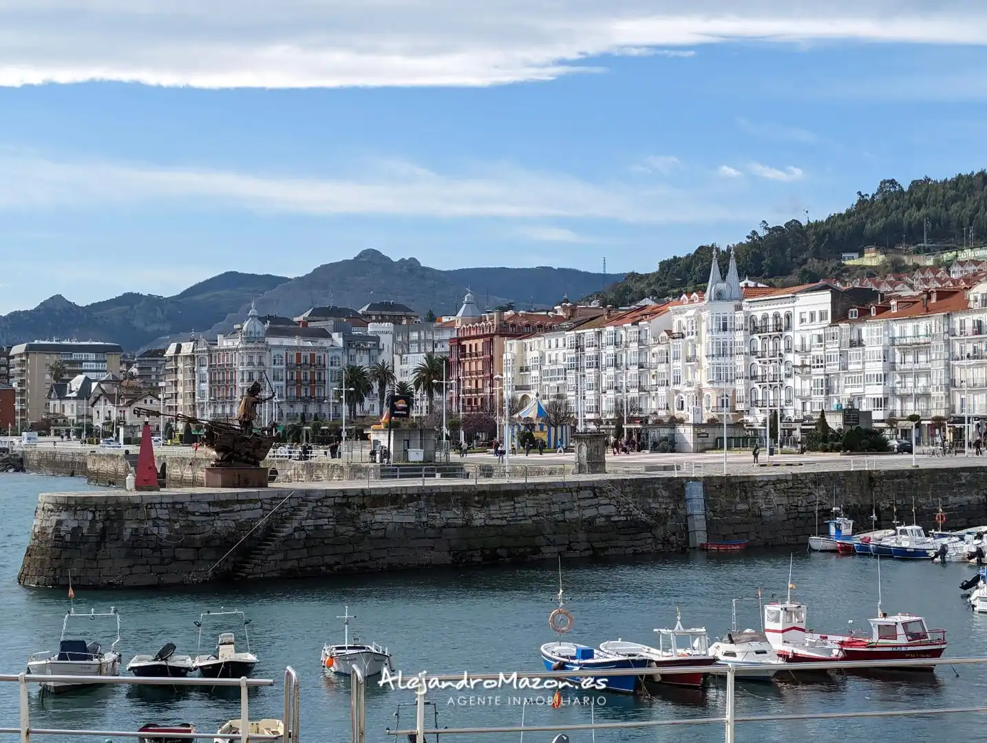 Vista exterior de Piso en venta en Castro-Urdiales con Aire acondicionado, Calefacción y Terraza