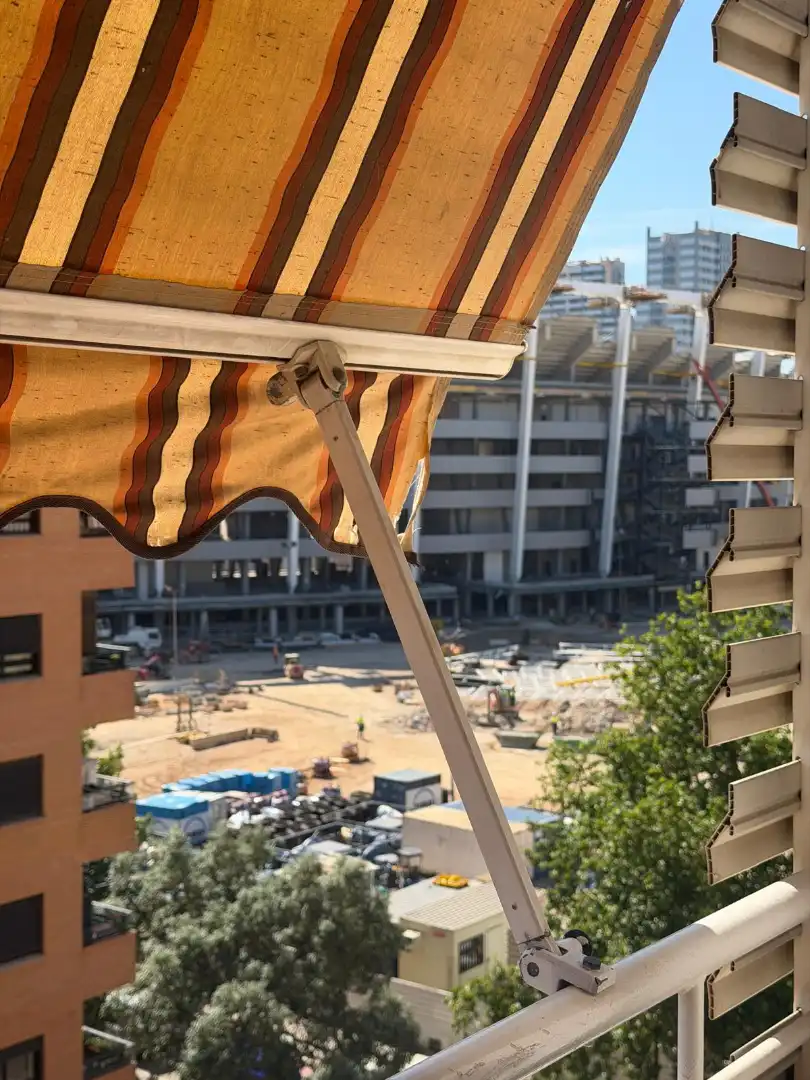 Vista exterior de Pis de lloguer en Valencia amb Aire condicionat, Moblat i Balcó