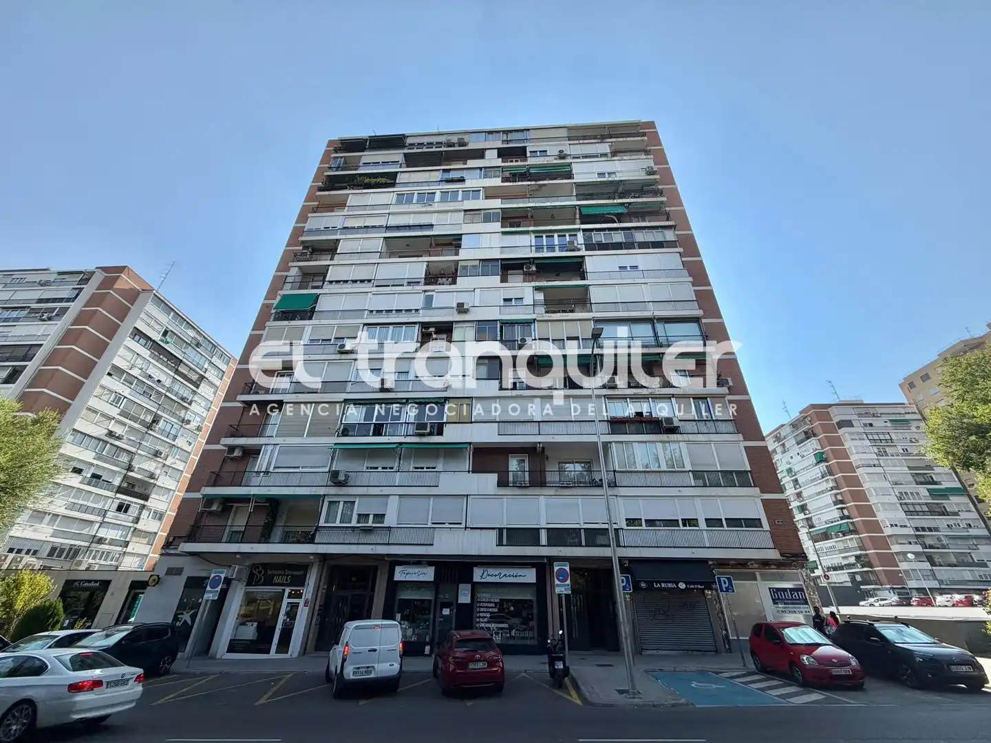 Vista exterior de Piso de alquiler en Madrid con Aire acondicionado, Terraza y Amueblado