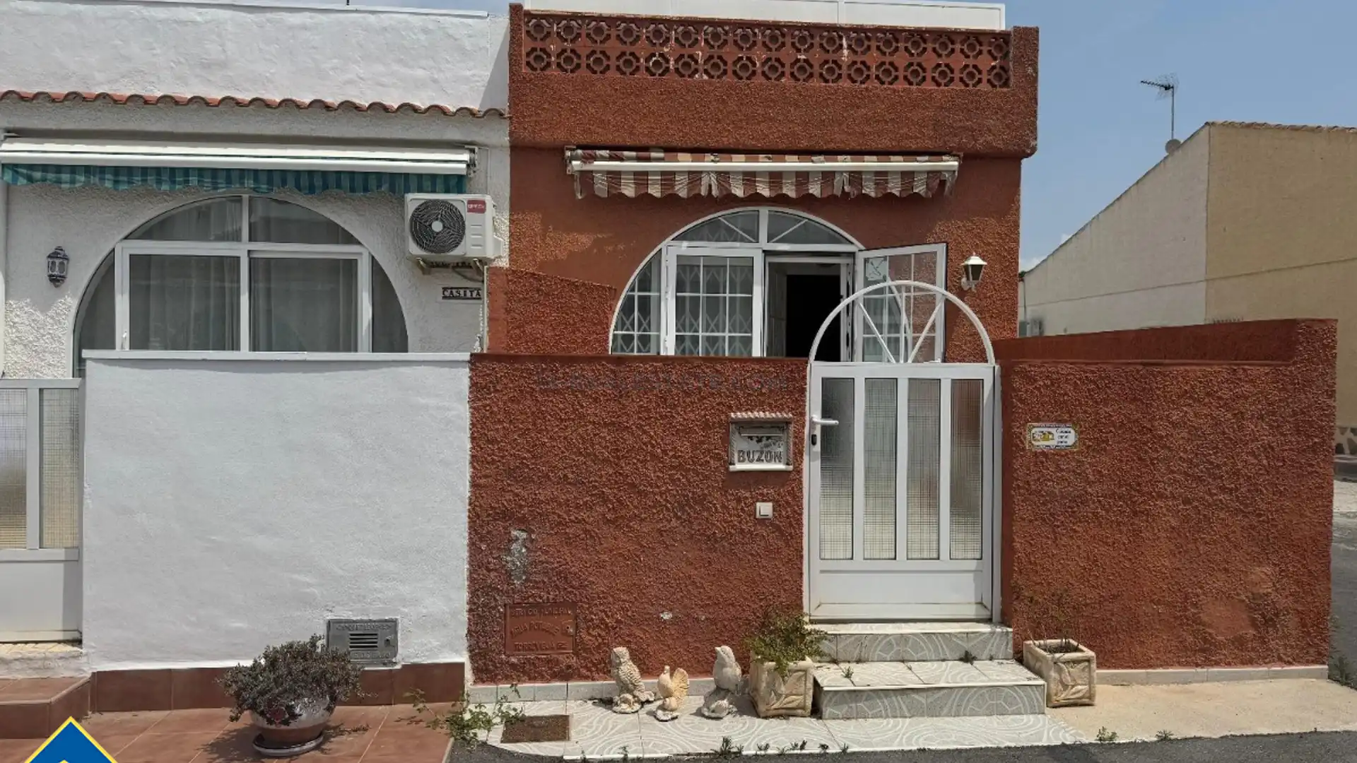 Exterior view of Houses for sale in Torrevieja  with Air Conditioner, Heating and Terrace