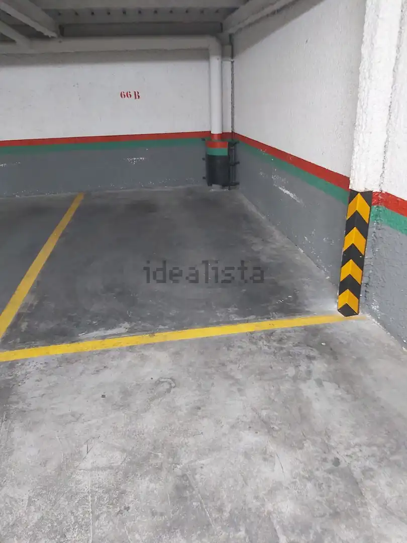 Individual with lift for sale in Carrer de Calixt III 31, imagen 2