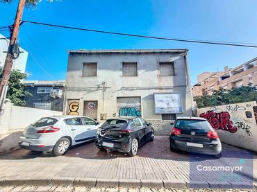 Wohnbaugrundstück zum Verkauf in Carrer Mestre Latorre
