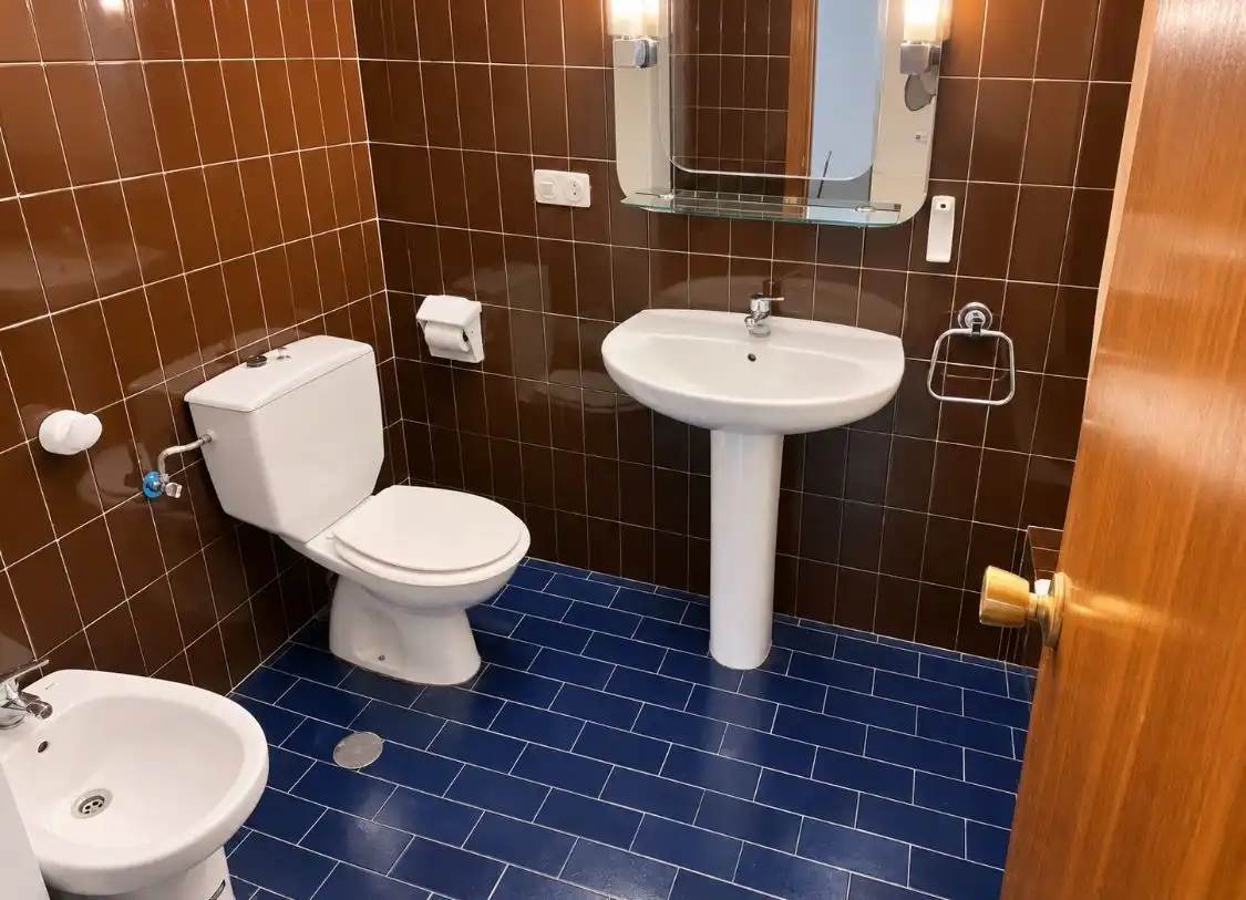 Bany de Apartament en venda en Pareja amb Calefacció, Terrassa i Traster