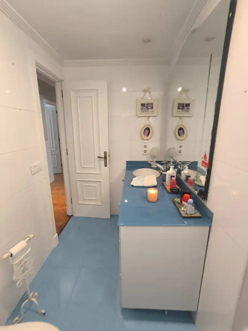 Baño de Piso en venta en Pontevedra Capital  con Calefacción, Parquet y Horno