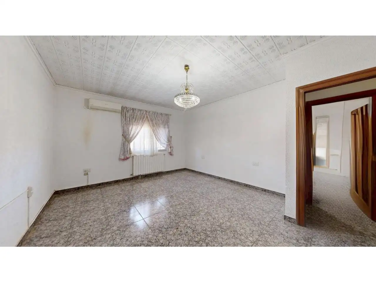 Habitación de Casa o chalet en venta en La Pobla de Vallbona con Jardín privado y Piscina