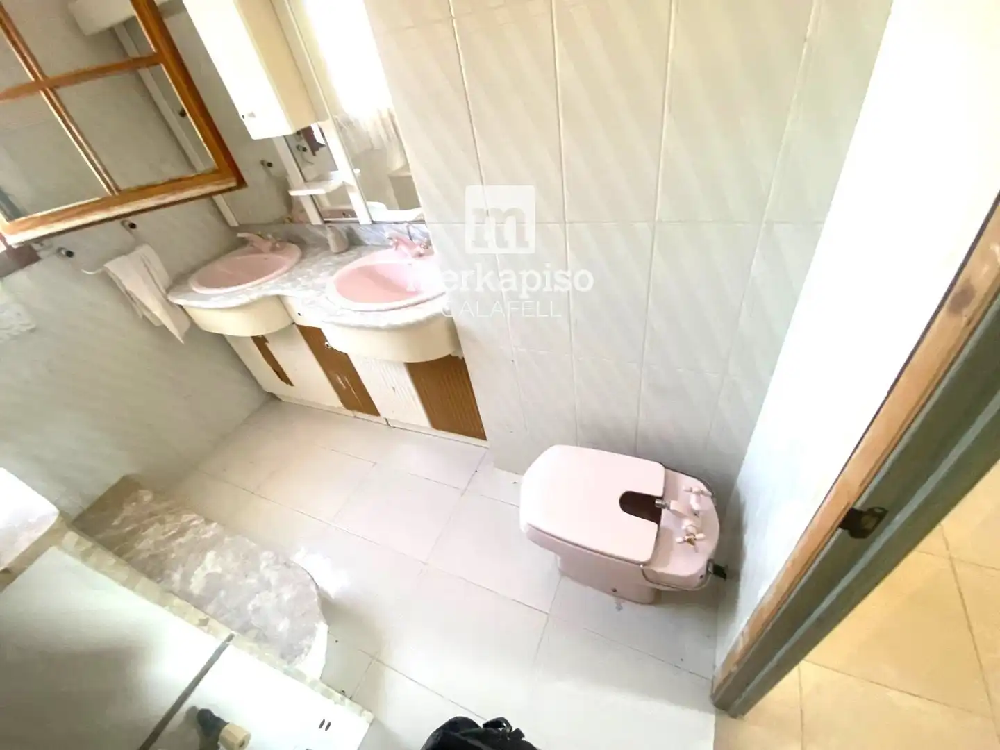 Bany de Casa o xalet en venda en Cunit amb Jardí privat, Terrassa i Traster