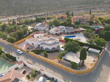 Casa con balcón en venta en Carrer l'Eritrina