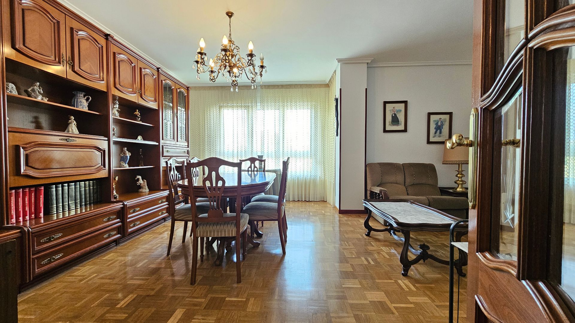 Sala de estar de Piso en venta en Vitoria - Gasteiz con Calefacción, Parquet y Terraza